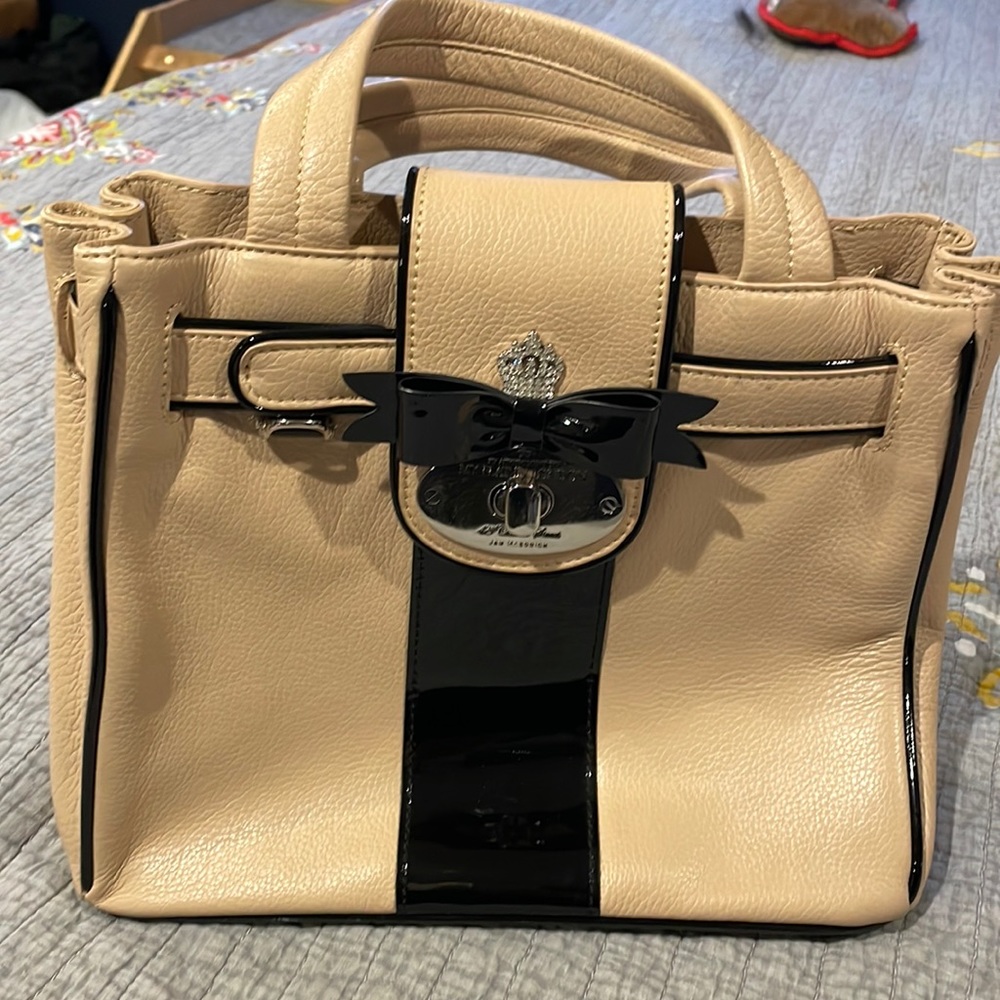 Brighton - My Flat In London - the cuteness of this bag is swoon worthy!